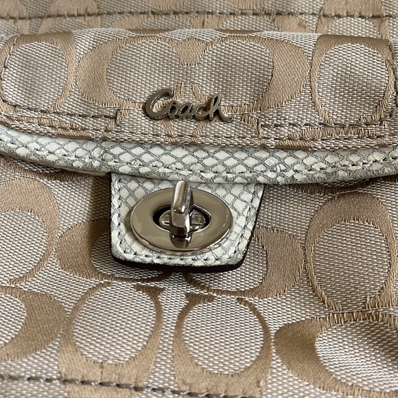 Coach tan signature C crossbody bag - Picture 15 of 15